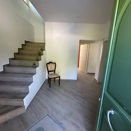 Villa Lunigiana, Lorenzo House Olivola (Massa and Carrara)