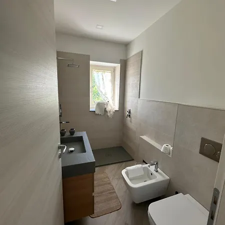 Villa Lunigiana, Lorenzo House *